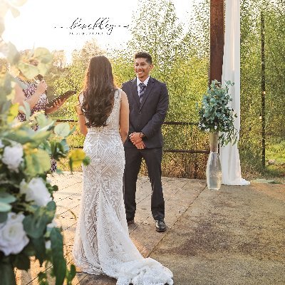 Nestled in the Sierra Foothills, The Spanish R Rolleri Ranch offers a beautiful, secluded setting to celebrate your special day. #weddingvenue #eventvenue