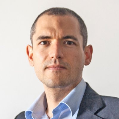 Ayudamos a las empresas a mejorar sus estrategias financieras, optimizar el seguimiento de sus operaciones y reducir los riesgos y costes financieros.