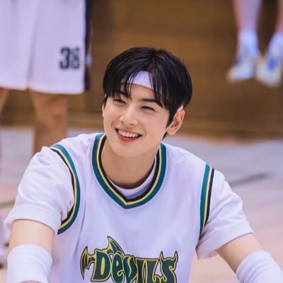 Cha Eun Woo Updates