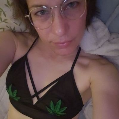 🌶️Streamer 🔥Content 💦SLVT 🍁🌿Stoner 👸Milf🧎
Kik/ScarletteSasha 
Clapper/RedLetterSasha 
OF/RedLetterSasha