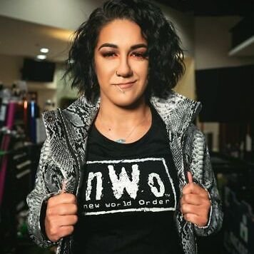 Hi I'm bayley 😈, footfetish, sub,
lesbian #roleplay (not real)