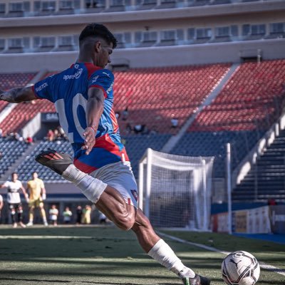 Jugador del Club Cerro Porteño ❤️💙🌪