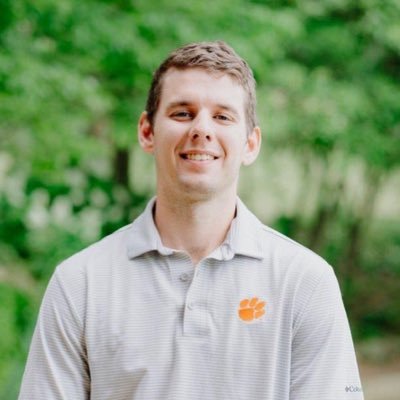Recovering Agency Recruiter. Tweets about recruiting. Full time CFB Enthusiast. co host of Back Shoulder Fade on Spotify.