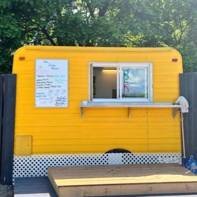 Best milkshakes, waffle cones, and butter tarts. | Proudly serving @kawarthadairy ice cream | business inquiries: Scoopynewfie@gmail.com