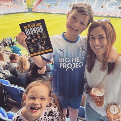 Wife, mum and critical care sister! FA CUP WINNERS 2013 #wafc