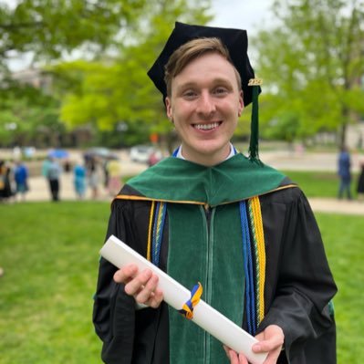 Pediatrics resident @TheBCRP LEAD track, @UMichMedSchool, @UChicagoCollege, aspiring PCP for little humans, proud cat dad, he/him 🏳️‍🌈