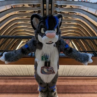 Am snep, must mow!

26 / M / He/Him / Ohio / BoS in Architecture / Snack

💙 @ScullyServal 💛

Fursuit by @RitzCostumes
Banner by @DamnTazzle