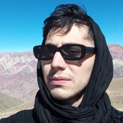 Hetero, pero no mucho, me gusta hablar de juegitos y anime