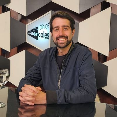 Salteño e hincha de Central Norte. Abogado, escribano, Magister en Derecho Administrativo
