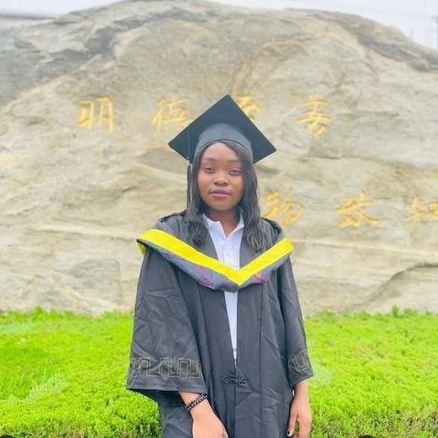 I'm from Lusaka Zambia
live in Jinan china 🇨🇳
study at shandong jianzhu university
also a Manchester city fan 

always happy when my investors are happy