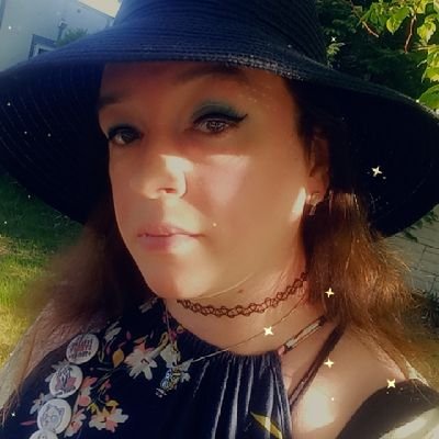 oh_Deirdre's profile picture. a girl who is just doing her best. chronically awkward