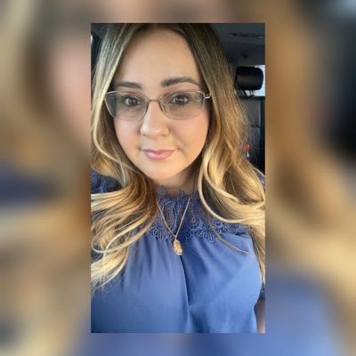 Latina 🇲🇽 | Mother 👶🏽👦🏽👼🏽👧🏽👦🏽| Married ❤️ | Teacher 👩🏻🏫