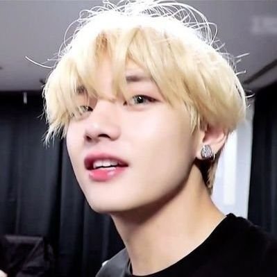 starrythvs's profile picture. 김태형 bread cheeks protector