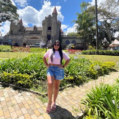 Panameñísima🇵🇦|Amo a mi Familia❤ y también el café☕|Arquitecta Estructural👷🏻♀️|Mereces lo que sueñas✨|