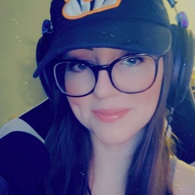 _SweetheartStar's profile picture. Twitch Streamer/Gamer. :)