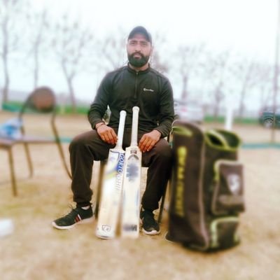 Mahinde56093111's profile picture. 