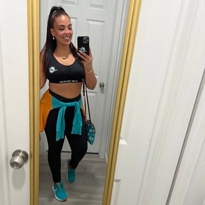 Die hard Dolphins fan 🐬🆙 Kindergarten Teacher 🍎 Follow my IG: Jessica_JD