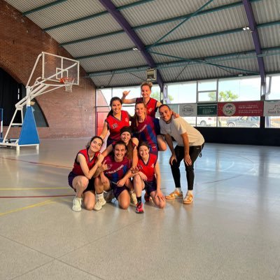 Biotecnòleg en procés.  📚
CB Vic. 🏀

narinant 🦦