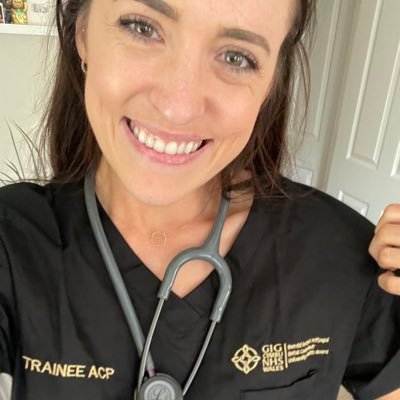 Trainee ACP in ED 🩺 other interests include the gym, travel, prosecco and staring at other people’s dogs.