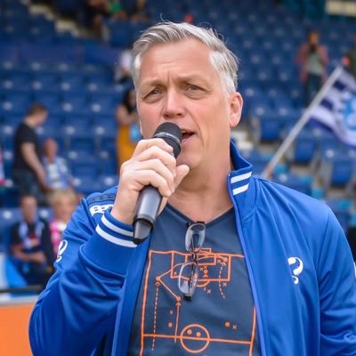 Superboer|De Graafschap |zanger |tekstschrijver|presentator | trouwambtenaar | Hans Hissink Communicatie | https://t.co/Q8IfQvCNIh l https://t.co/mL2TPdkngb