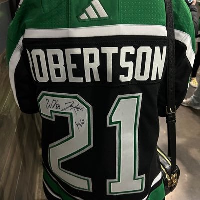 jennchen75's profile picture. Book loving librarian 📚, Band mom extraordinaire 🎶, Stars fan 🏒⭐️ Hockey enthusiast