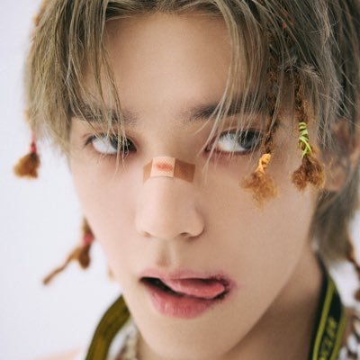 nanadongiety's profile picture. un cáncer llamado taeyong y una escorpio llamada mile amándose a la luz de la luna. 💘