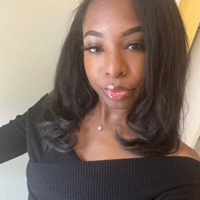 onlyykayla's profile picture. 