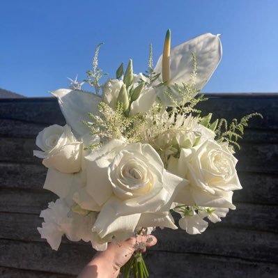 CathGrayFlowers's profile picture. A studio based Monmouthshire florist. We have an obsessive love of seasonal flowers and create distinctive modern arrangements, inspired by nature.
