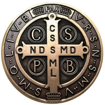 Crux Sacra Sit Mihi Lux
Non Draco Sit Mihi Dux
Vade Retro Satana
Nunquam Suade Mihi Vana
Sunt Mala Quae Libas
Ipse Venena Bibas.