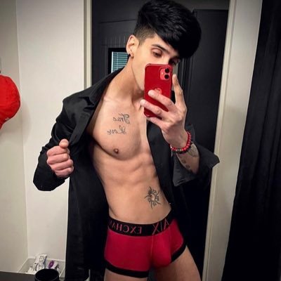 Canadian Verse 🇨🇦 Booknerd 🤓 👑😈 insta: flaminjag 🔞 nude content on onlyfans only 🌶🌶🌶