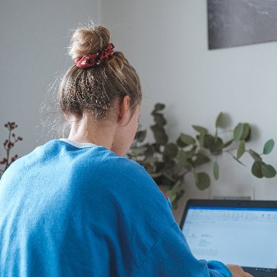 Antología de relatos de fantasía, ciencia ficción y terror donde la tecnología tiene un papel fundamental, protagonizados por mujeres. Queremos referentes TIC.