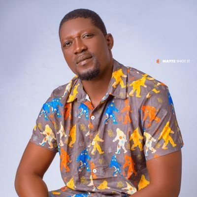 JojoEgly39352's profile picture. la mour est aveugle