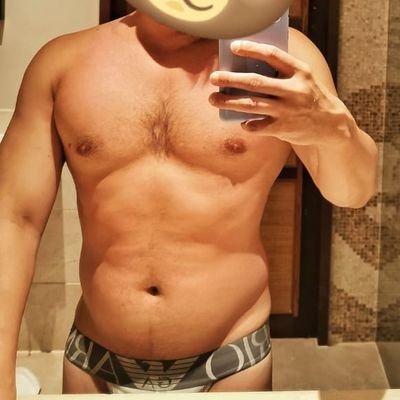 Daddy Next Door👨‍👦‍👦| Meat & Bear Lover🐻🍑 |Underwear Enthusiast 🩲 | Top🍆 | Sensual Massage😈 | 📩DM 2Collab & Buy Used Stuff 💦🔞