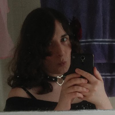 Podcast co-host/editor | Trans girl uwuuuu | metal as hecc | I really like video games a bunch. yeah