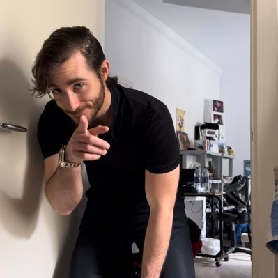 vella_sunny's profile picture. Student of life, adventurer of the world