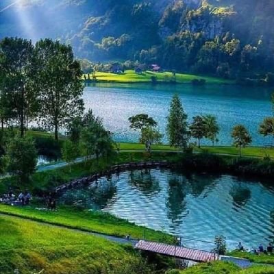 The Love That Never Fails~To love,to action。自由,公义,爱。“耶和华必为我争战,我只管安静。”(出14:14)