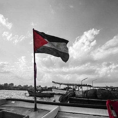 jB9MxAfnQ36BHib's profile picture. # عابر سبيل # 🥀💔
°°

من أراد أن ينظر إلى بقعة من بقع الجنة فلينظر إلى بيت المقدس 

✌🖤