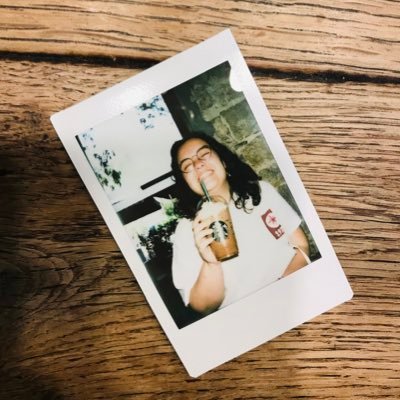 loreenamaador's profile picture. enamorada del amor! del amor bonito y real ❤️🌈 un papel dice que soy enfermera 💉 y mami 🐶