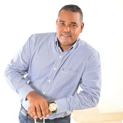 Joven Político, Secretario General FESD-16. esposo de johaxi feliz y padre de Nahomy Sophia y Amanda Zoe.