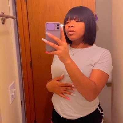 Bratasia_'s profile picture. twenty something 🤫🫶🏽💕