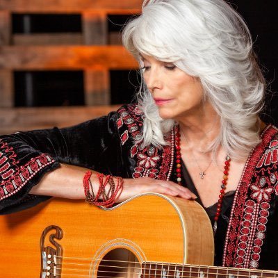 Official news tweets for Emmylou Harris