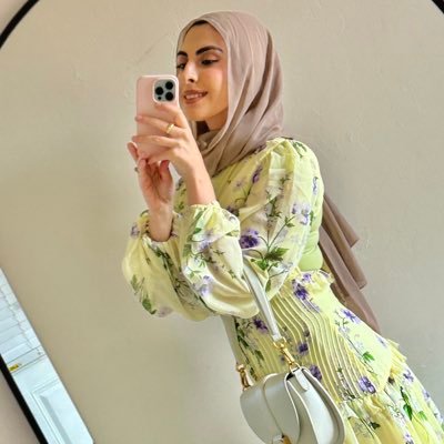 NooriUgc's profile picture. Helping strengthen your brand’s online presence ✨ 📸Content Creation 📦Unboxing 💭Product Reviews  💌nelyassin7@gmail.com