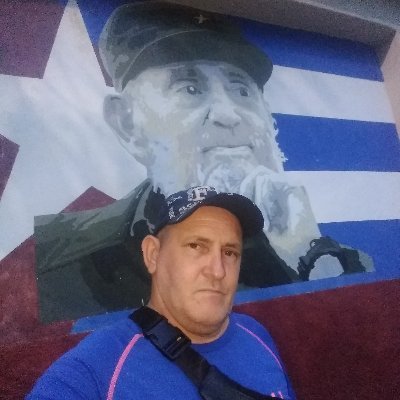 SOY CUBANAZO, 
zurdo d nacimiento, 
vivo en Santa Clara 
la ciudad del Che, 
  soy de :
     PATRIA O MUERTE
        VENCEREMOS!