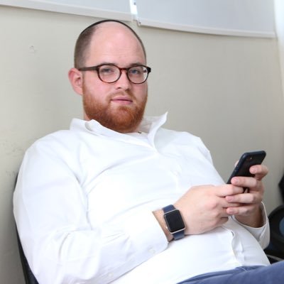 AriHomnick's profile picture. מגדל אייפון במשרה מלאה 💛💙