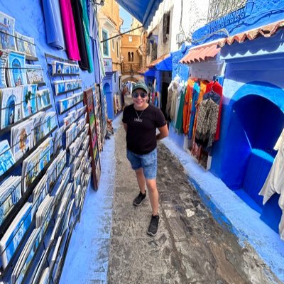 MarianneOl92's profile picture. “Que no te hagan dudar del maravilloso mundo que eres.” 🌈👽🦁.” 👻:marianneol92