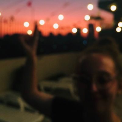 liviaomendes's profile picture. 