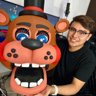 bio_makers's profile picture. Jonathan Bazán “Ficción en Realidad con la Robótica e Inteligencia Artificial”