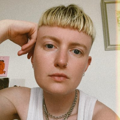 queer writer & maker. editor of art & lit mag t'ART. works @Writers_Artists
words in: @MuswellPress @anniejournal @meniscusAU @csustanpenumbra @TensionLiterary