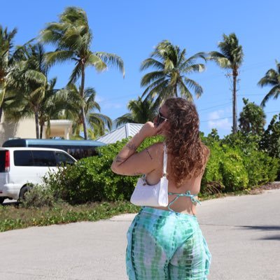 25 | ♉️ | Insta-ericaamf