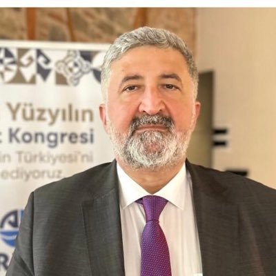 Avukat. Hak Savunucusu. 2019-2024 Şişli Belediye Meclisi Üyesi CHP.